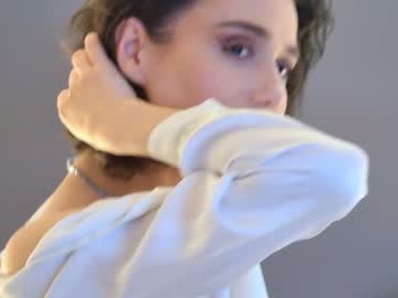 girl
        anitaricci cam image #4173624