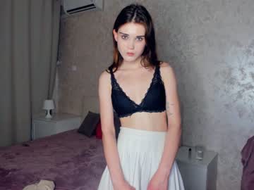 girl
        minnietammy cam image #1929445
