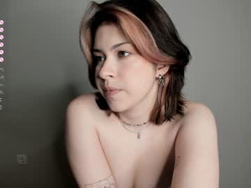 girl
        iris_winget cam image #2923850