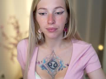 girl
        my_stella cam image #2037246