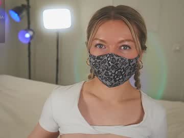 girl
        blondehottiek cam image #4980553