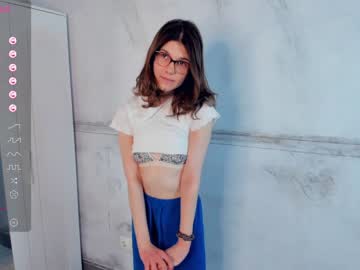 girl
        maureenbruster cam image #3920648