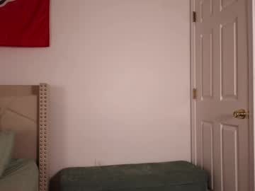couple
        ari_lovexo cam image #6103938