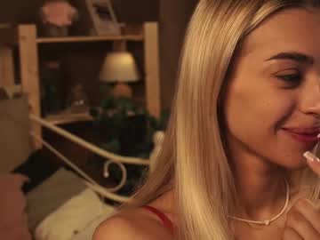 girl
        arielreal cam image #2292136