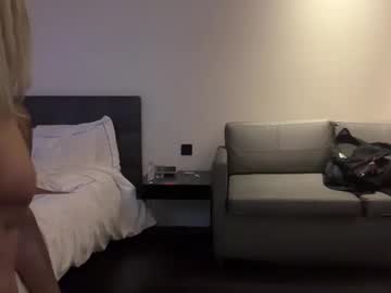 couple
        adekhan91 cam image #5473875