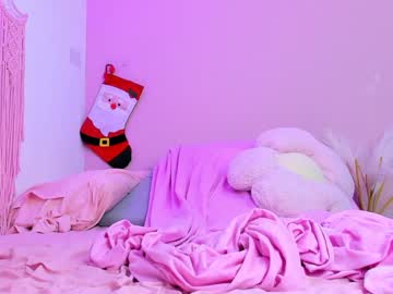 girl
        little_effy18_ cam image #5572527