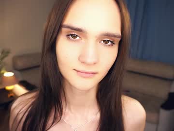 girl
        veronaalvey cam image #5511487