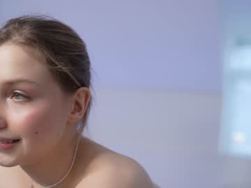 girl
        april_blush cam image #3936866
