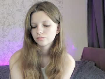 girl
        alainaestrada cam image #2708631