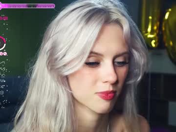 girl
        audreycarvin cam image #4408267