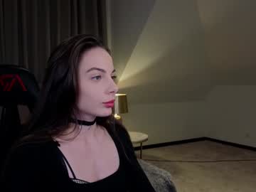 girl
        alina_054_ cam image #4801962