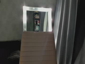 girl
        tia__moon cam image #3592389