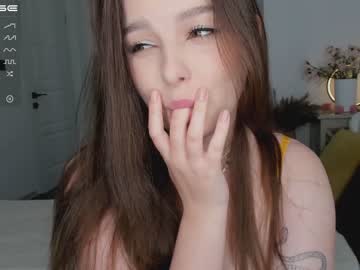 girl
        victoria_karma cam image #1180934