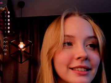girl
        lolliis cam image #2986059