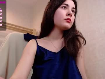 girl
        mila_kimm cam image #711535