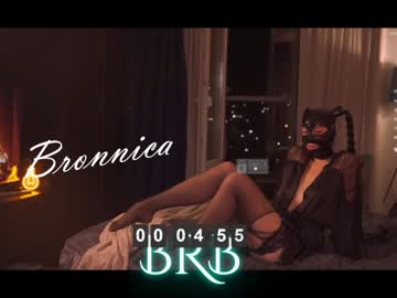 girl
        bronnica cam image #4269393