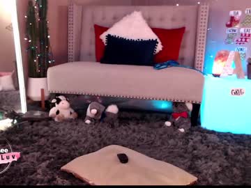girl
        aubrilee cam image #608154