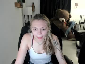 girl
        kountrybunny cam image #2517229