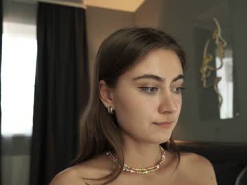 girl
        tessarosse_ cam image #2141990