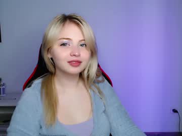 girl
        shy_blondiee cam image #938528
