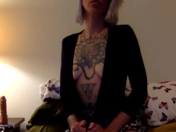 girl
        bush_lite cam image #249914
