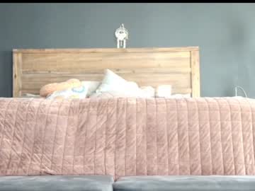 couple
        mssbb cam image #5901913