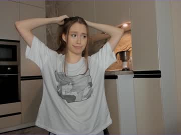 girl
        thestalin cam image #2988986