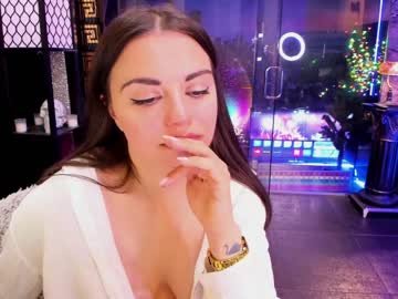 girl
        alma_pearl cam image #1271609
