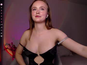 girl
        lumoore cam image #5561794