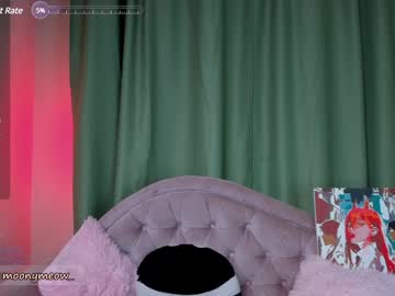 girl
        lika_moon cam image #4747439