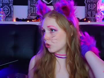 girl
        daphnemadison cam image #5336136