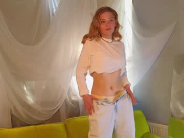 girl
        rowenabyron cam image #4308904