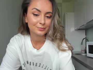 girl
        epicfu cam image #2083158