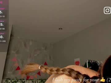 girl
        bzzzme cam image #5978751