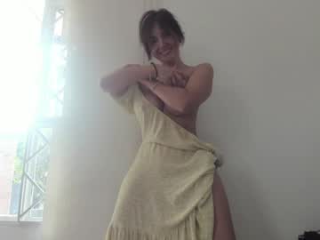 girl
        vanandjuani cam image #5167084
