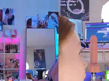 girl
        gwen_allen cam image #6973561
