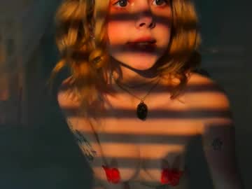 girl
        little_anitta cam image #6291127