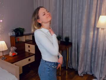 girl
        dorettagray cam image #4122105