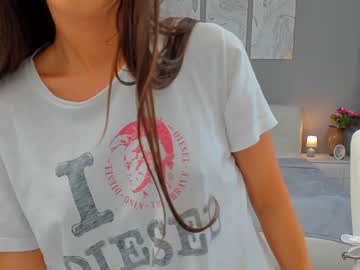 girl
        anyarayne cam image #426195