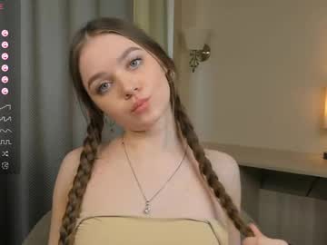 girl
        maxinebickham cam image #6766079