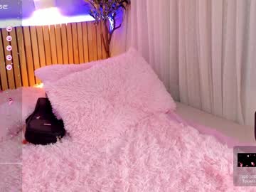 girl
        little_effy18 cam image #4048801