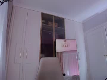 girl
        miladystarlight cam image #3849220