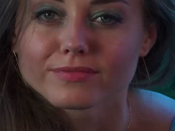 girl
        lettymoa cam image #1885591
