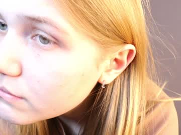 girl
        gayfarwell cam image #5692036