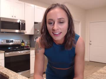 girl
        holihurricane cam image #812333