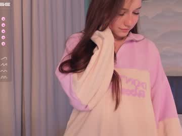 girl
        yes_ready cam image #1805927