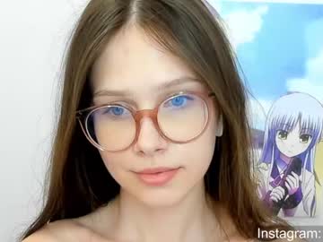 girl
        avrora_deis cam image #1546310