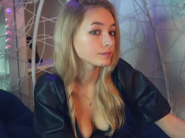 girl
        moiragrise cam image #5629183