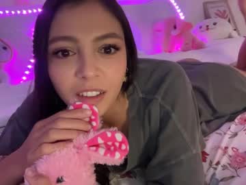 girl
        keirasworld cam image #6786918