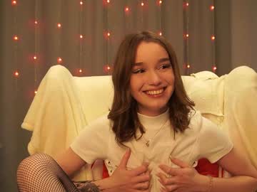 girl
        harrieteasley cam image #5868716